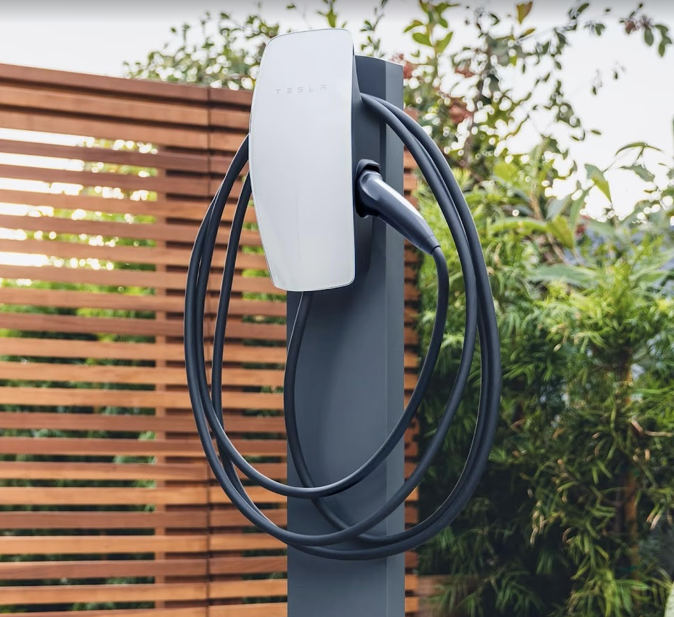 Borne de recharge Tesla Paris