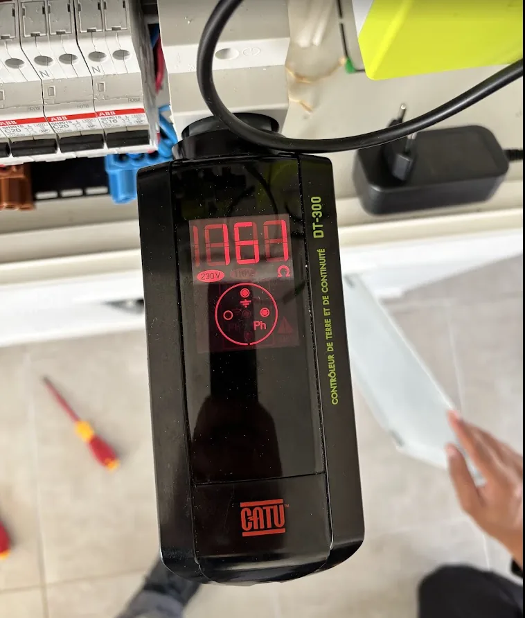 électricien Lamorlaye – Mesure de la prise de terre effectuée par TBELEC